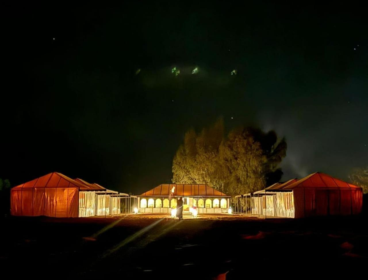ホテル Unique Sahara Camp メルズーガ エクステリア 写真