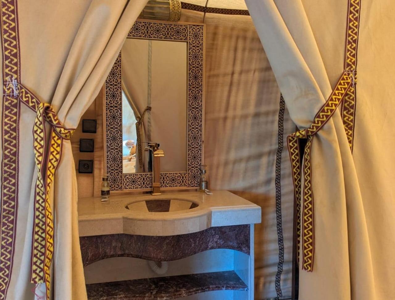 ホテル Unique Sahara Camp メルズーガ エクステリア 写真