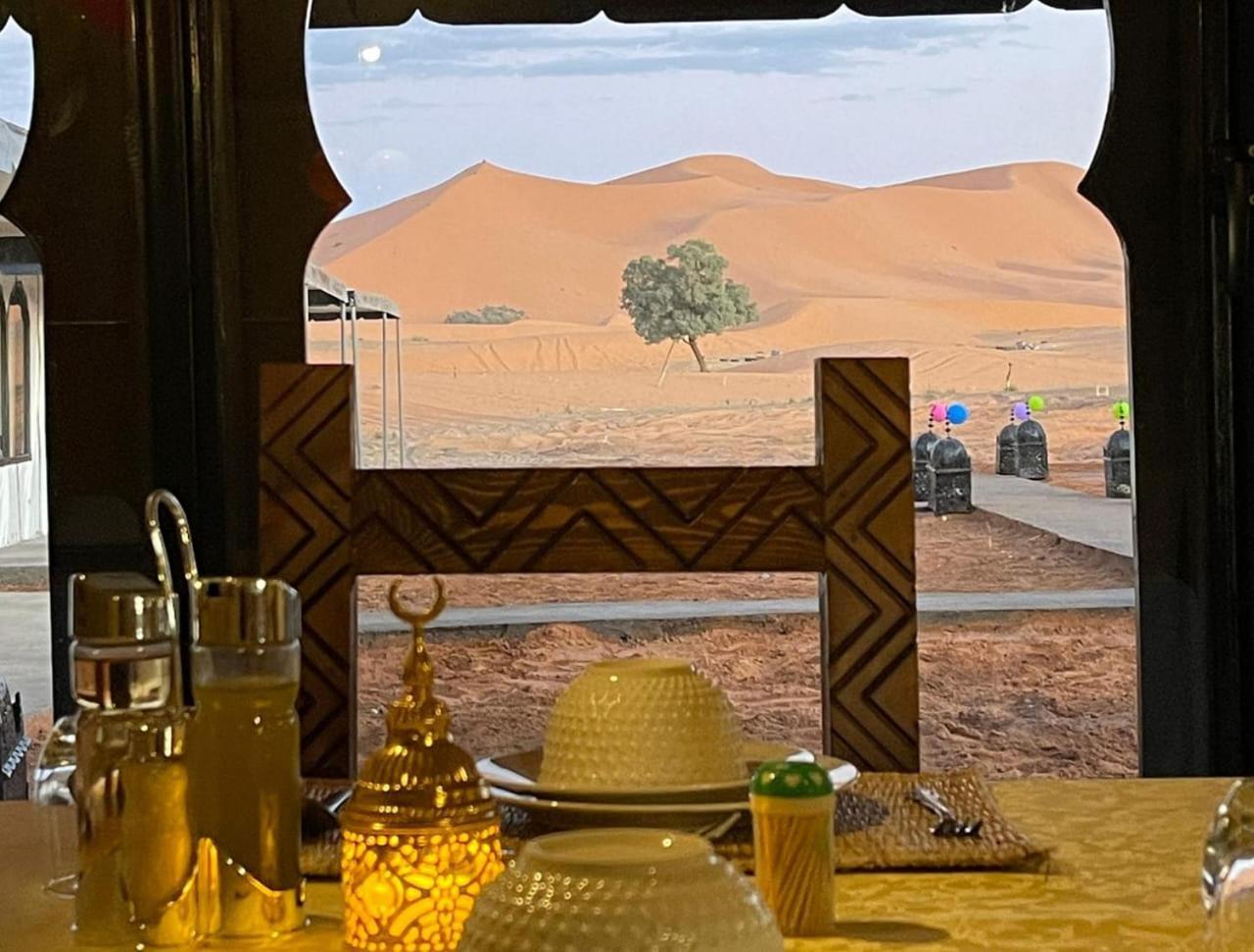 ホテル Unique Sahara Camp メルズーガ エクステリア 写真