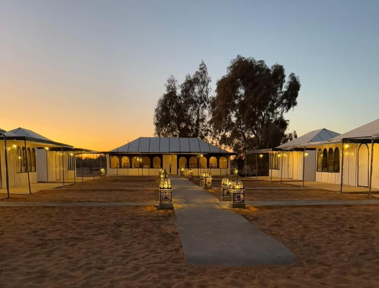 ホテル Unique Sahara Camp メルズーガ エクステリア 写真